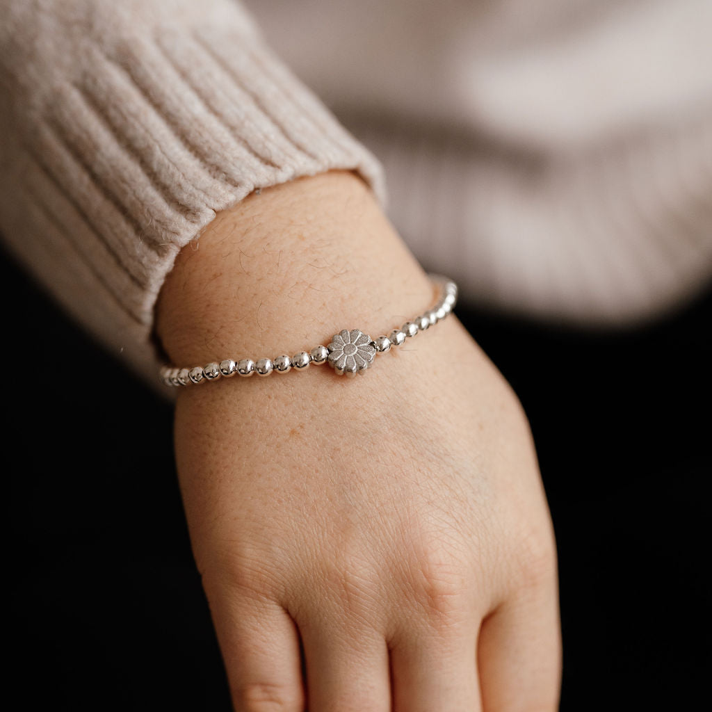 Good Luck in your exams - Heart stretch bracelet on cute gift card!