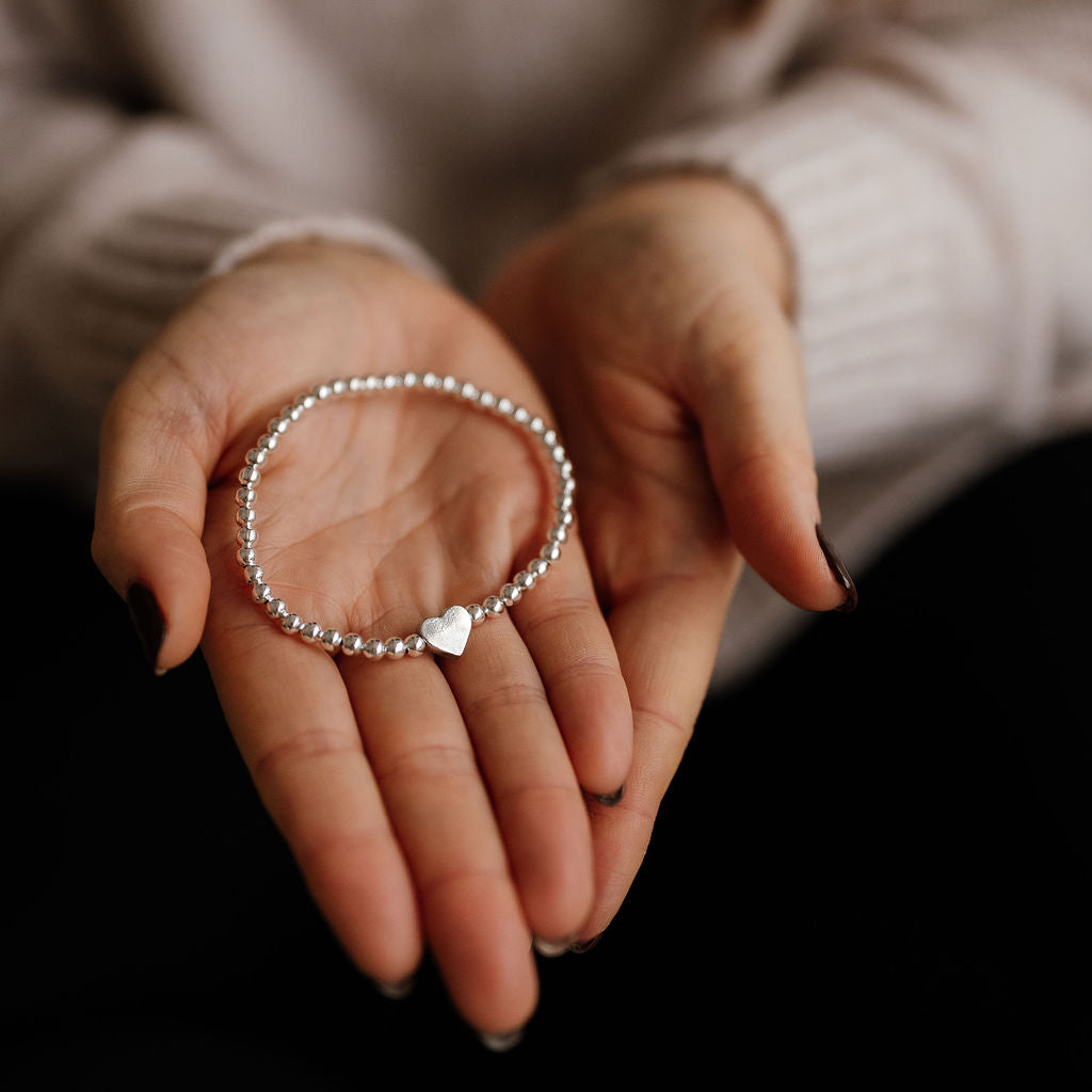 Home is where Mum is - Heart stretch bracelet
