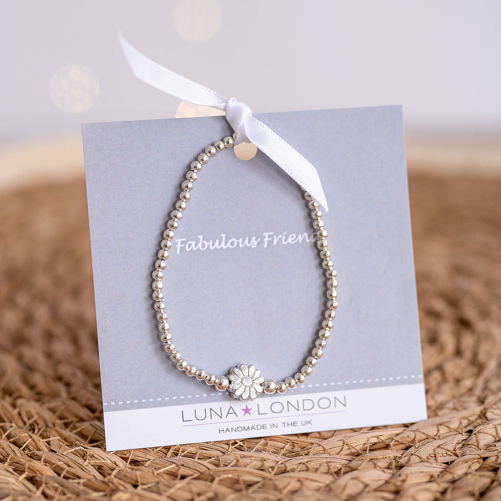 Fabulous Friend - Daisy bead stretch bracelet