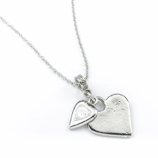 Pretty double heart necklace on fine linked chain